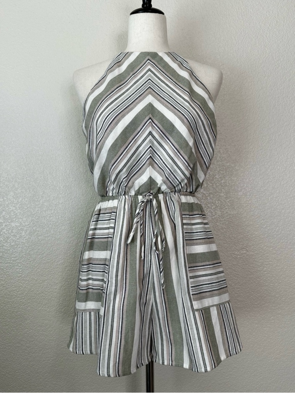 NWOT Gilli Linen Blend Olive Green White Striped Halter Romper, Sz Small